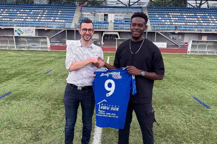 Le FC Vesoul officialise la signature de Romain Essogo