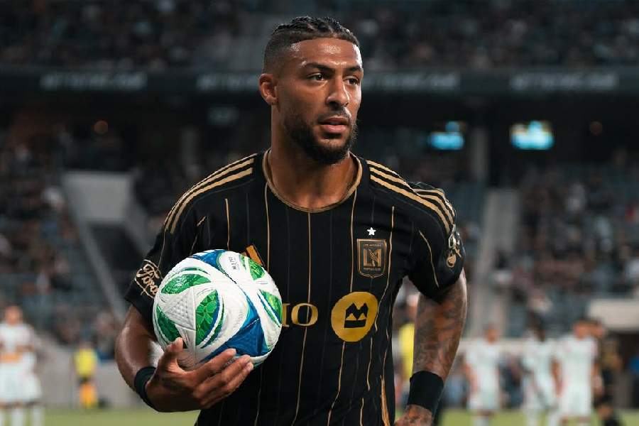 Denis Bouanga 