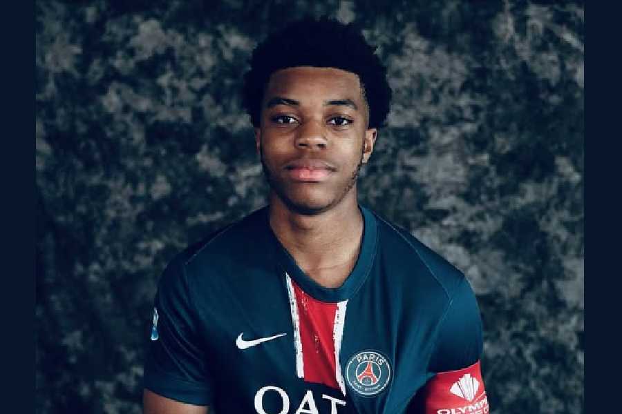 Paris passe à l’offensive pour verrouiller Pierre Mounguengue